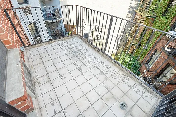 Rented by Genik Group Corp | media 5