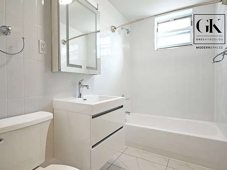 25-24 45th St #2 — Photo 4