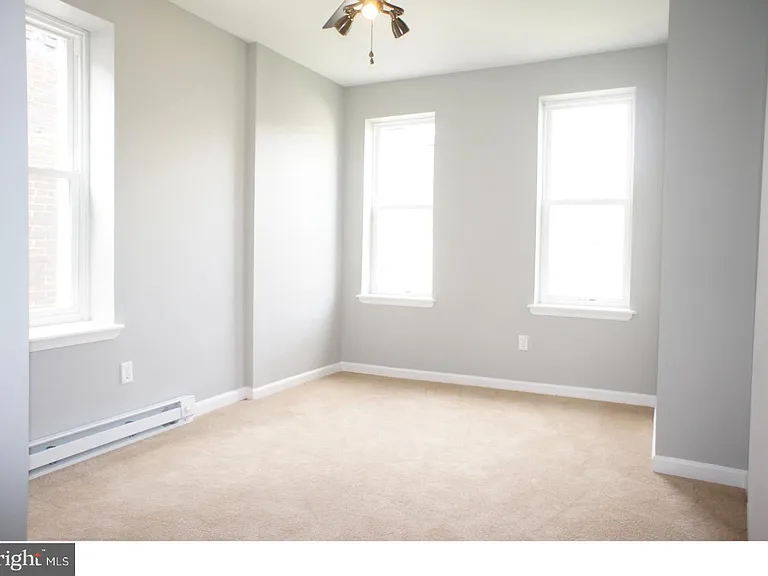 1644 N Dover St — Photo 3
