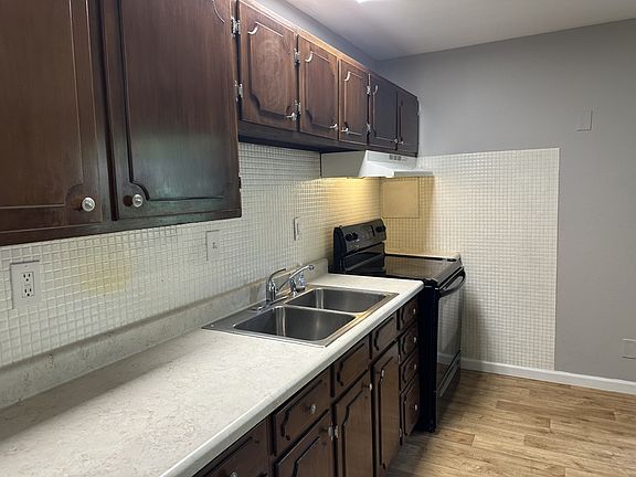 3rd image of 7373 Tannoia Dr
