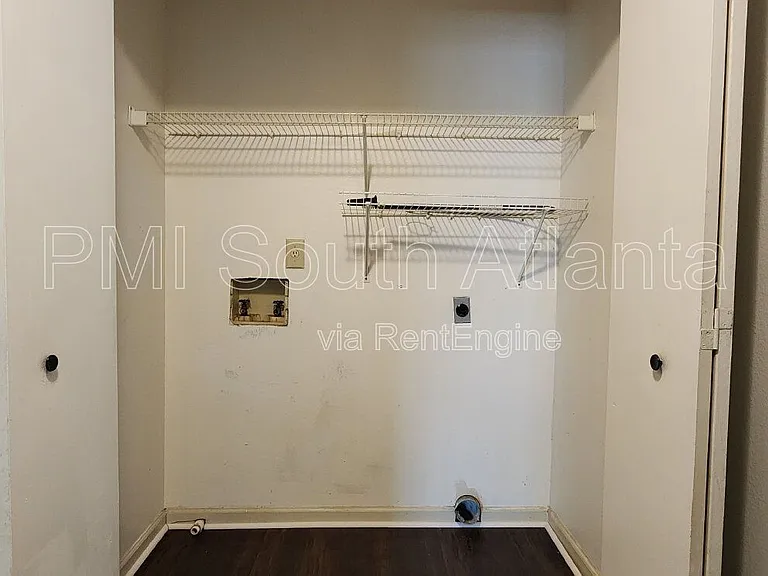 1681 Winchester Way SE — Photo 20