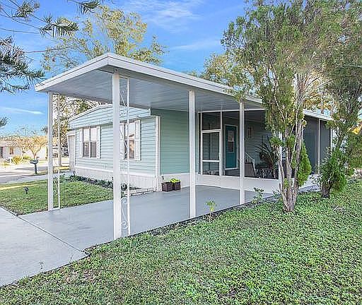 3rd image of 3712 Spinnaker Dr