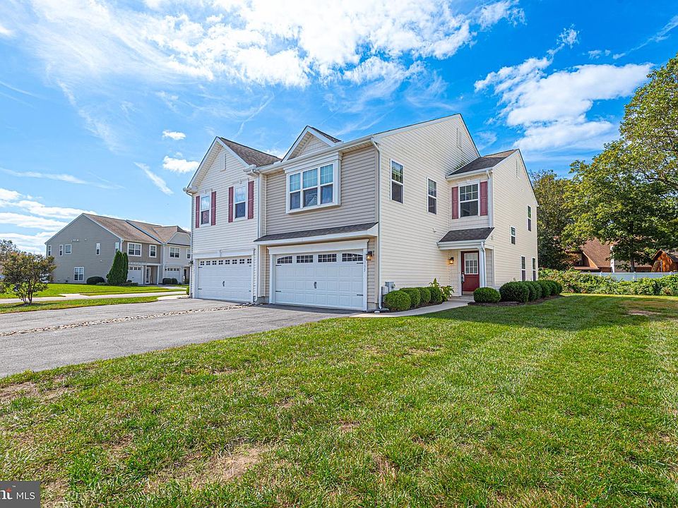 1st image of 19185 Sandstone Ln