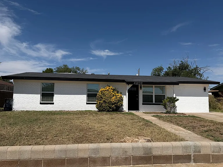 4209 Redbud Ave — Photo 2