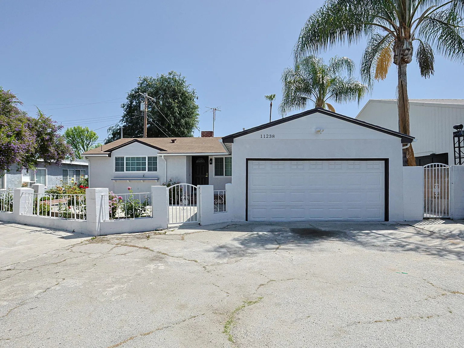 3 bed, 1616 sqft, $4,000 — Photo 1