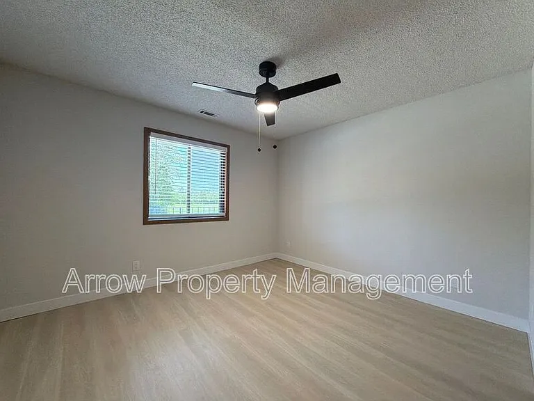 2334 N 44th St #19 — Photo 7