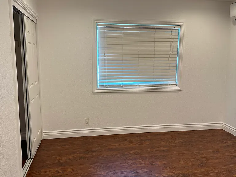 8672 Rathburn Ave — Photo 11