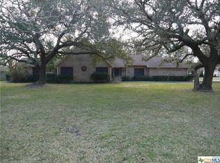 206 Vitek Ln, Inez, TX 77968