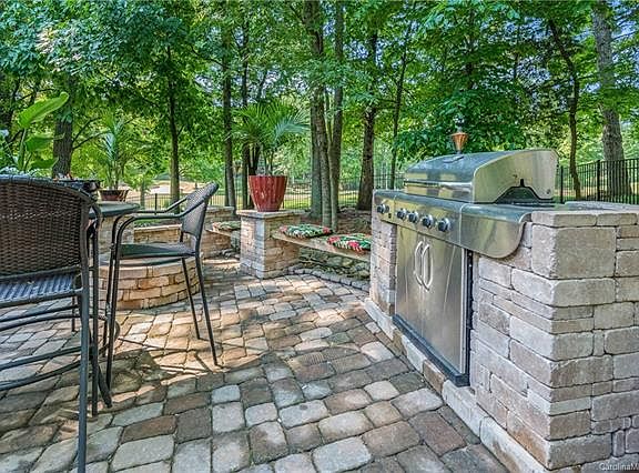 4th image of 6602 Fairway Point Dr