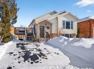 2114 Easthill Dr, Peterborough, ON K9L 1Y8