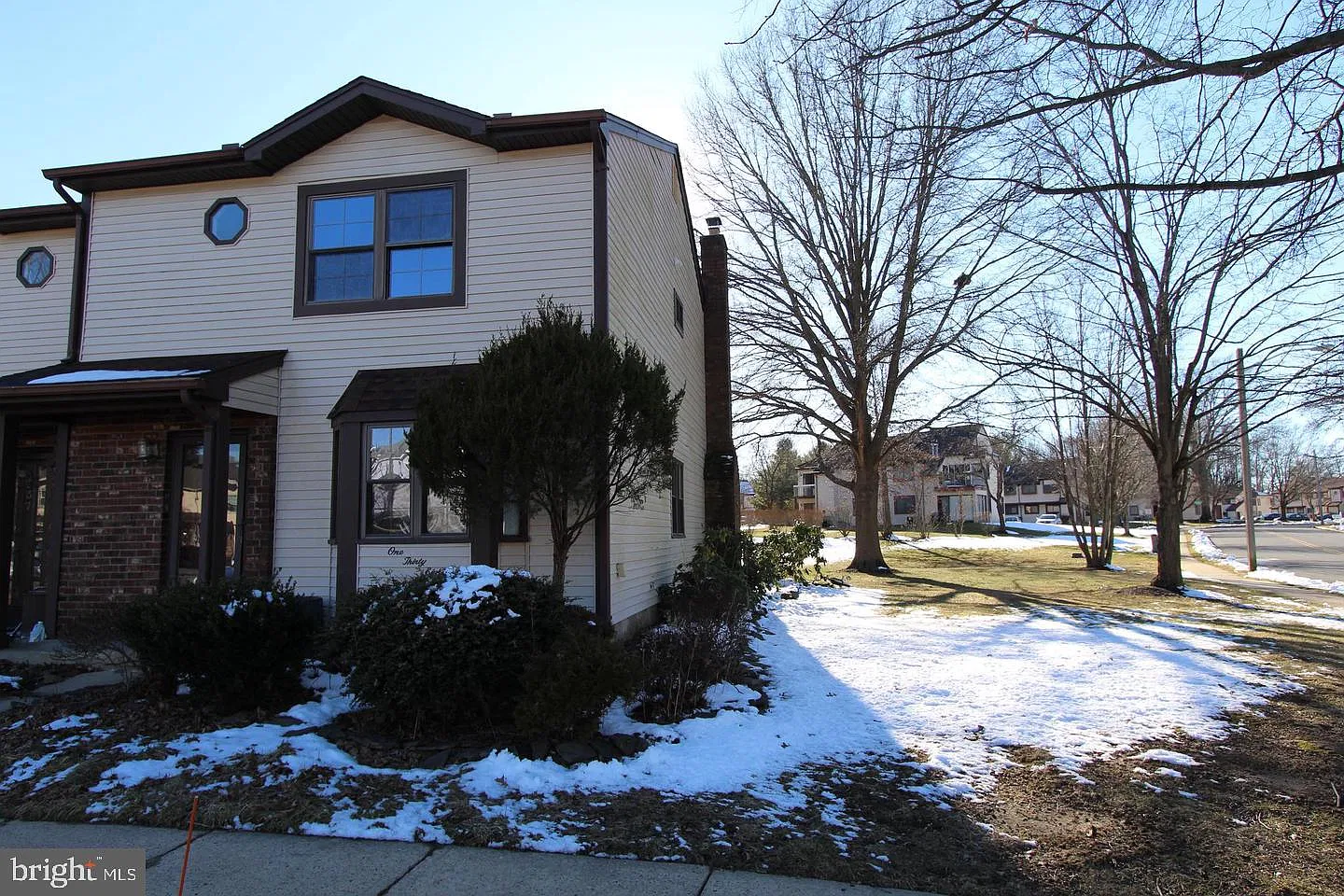 2 bed, 1.5 bath, 1374 sqft, $2,600 — Photo 4