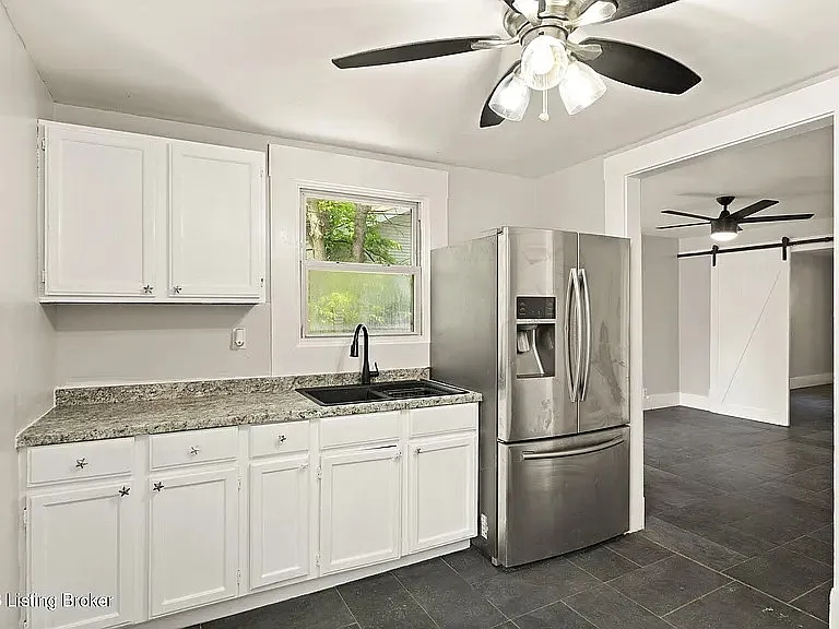 736 Iowa Ave — Photo 2