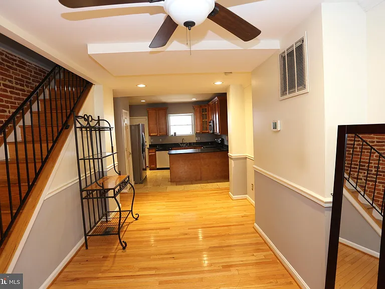 524 S Bouldin St — Photo 9