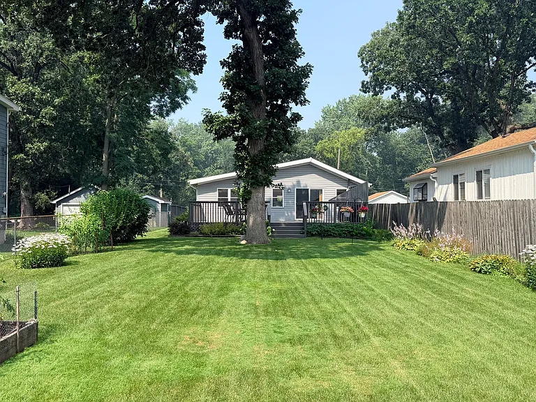 4234 Riverside Dr — Photo 22