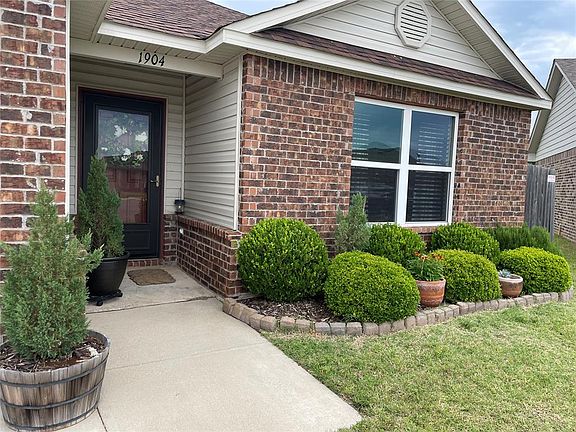4th image of 1904 Twisted Oak Ct