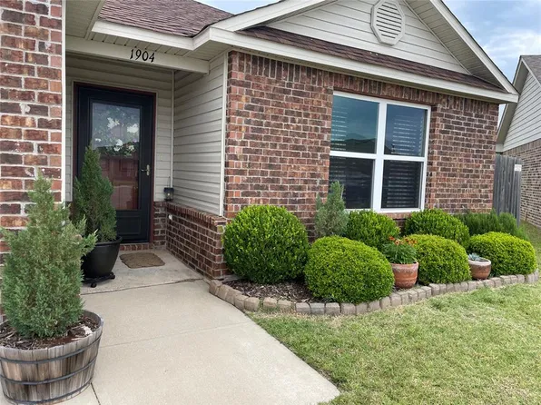 1904 Twisted Oak Ct, Shawnee, OK 74804