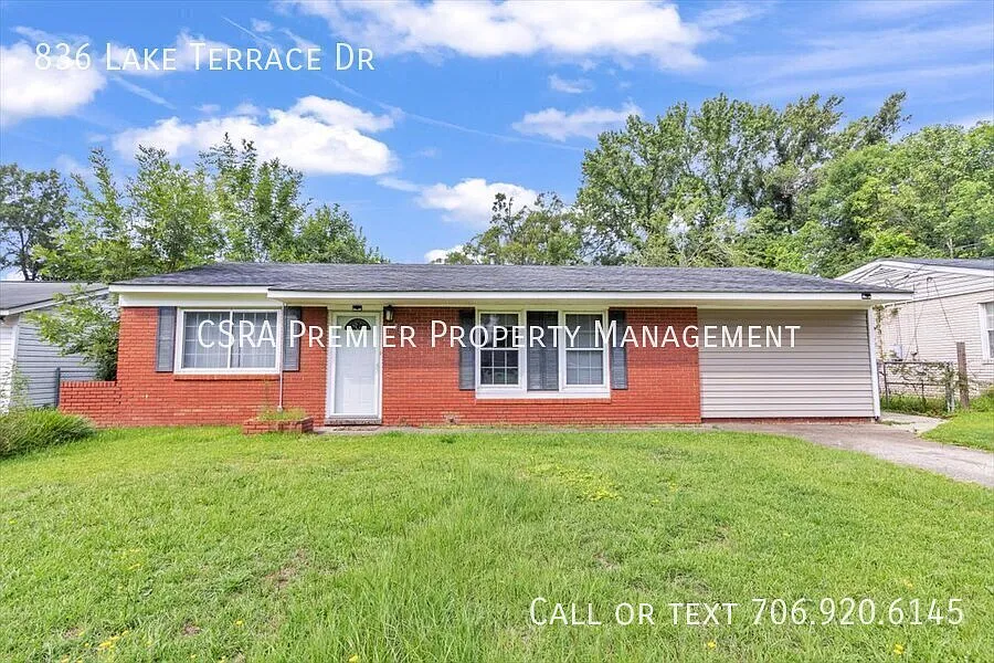 836 Lake Terrace Dr