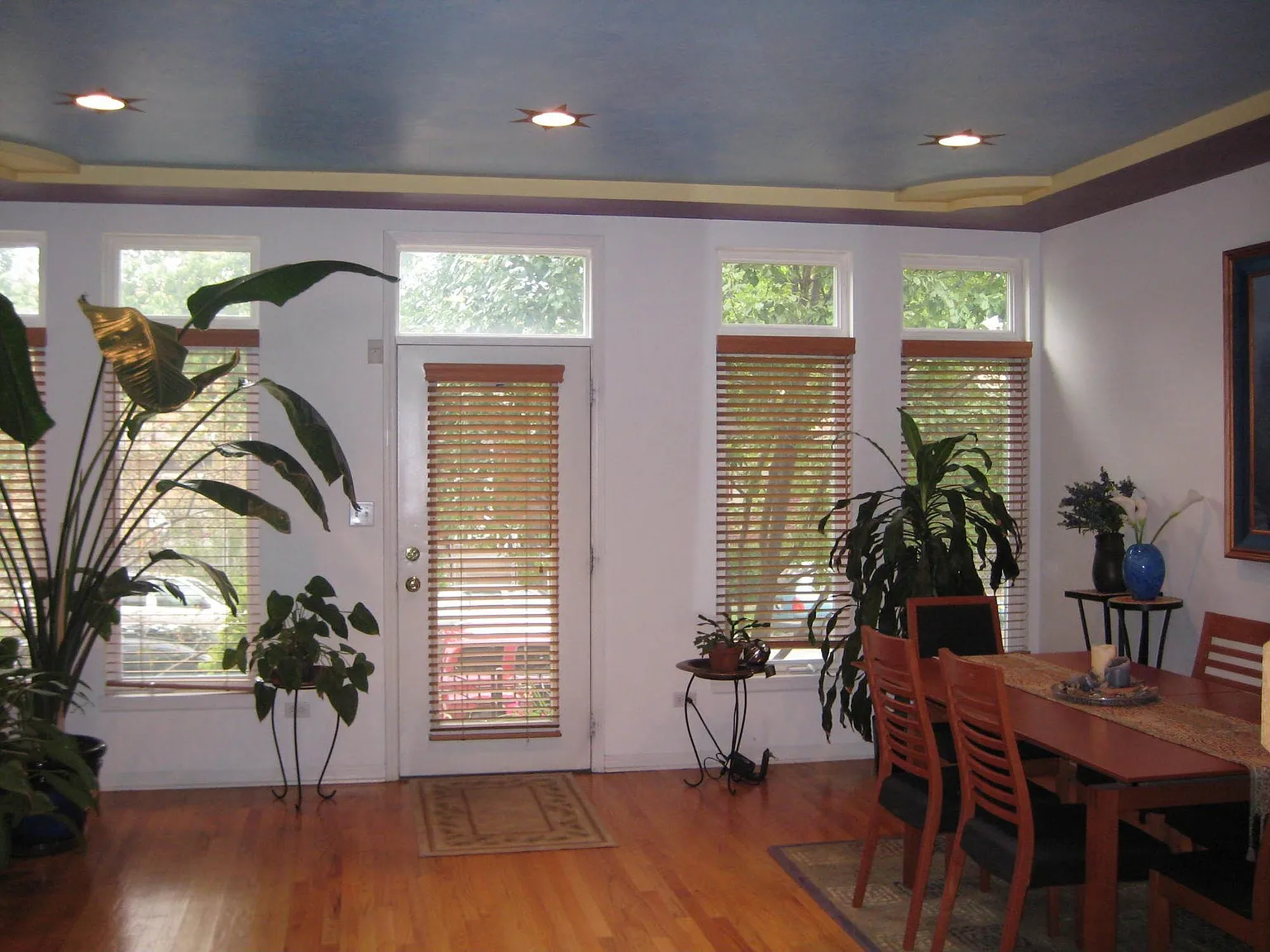 1811 N Fairfield Ave photo 1
