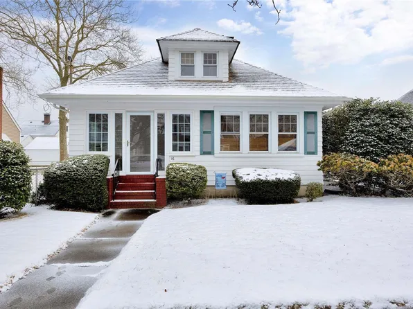 16 Rose Street, Islip, NY 11751