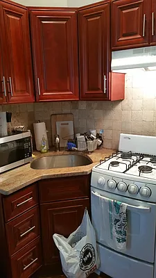 Rented by Chartwell Manhattan Realty | media 16