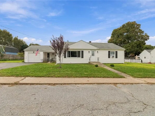 143 Macarthur Blvd, Coventry, RI 02816