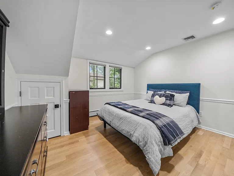 107 Highland Ave — Photo 20