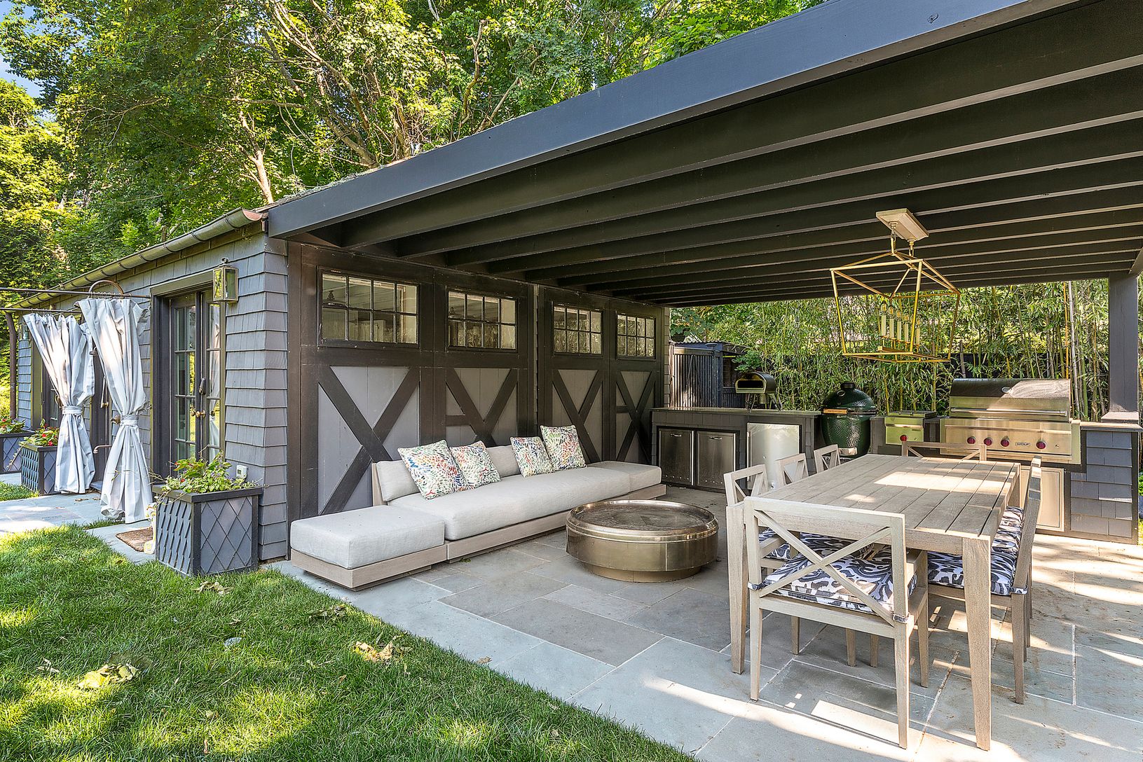  Wonderful for Entertaining - Outdoor Kitchen & Dining