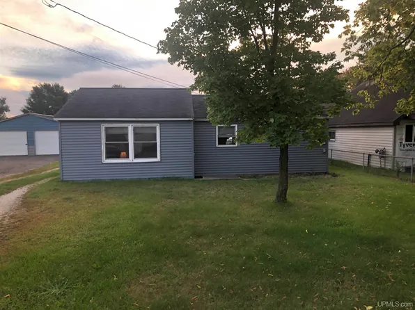 6326 S 8th St, Wells, MI 49894