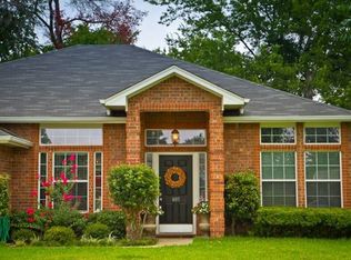 805 Greenwood Cir, Lindale, TX 75771