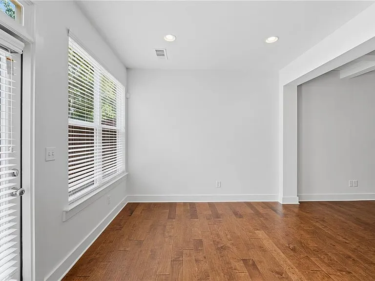5372 Brooklands Dr — Photo 12