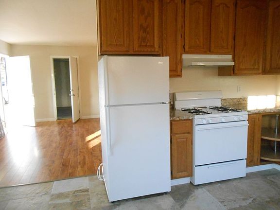 3rd image of 1716 Foxworthy Ave