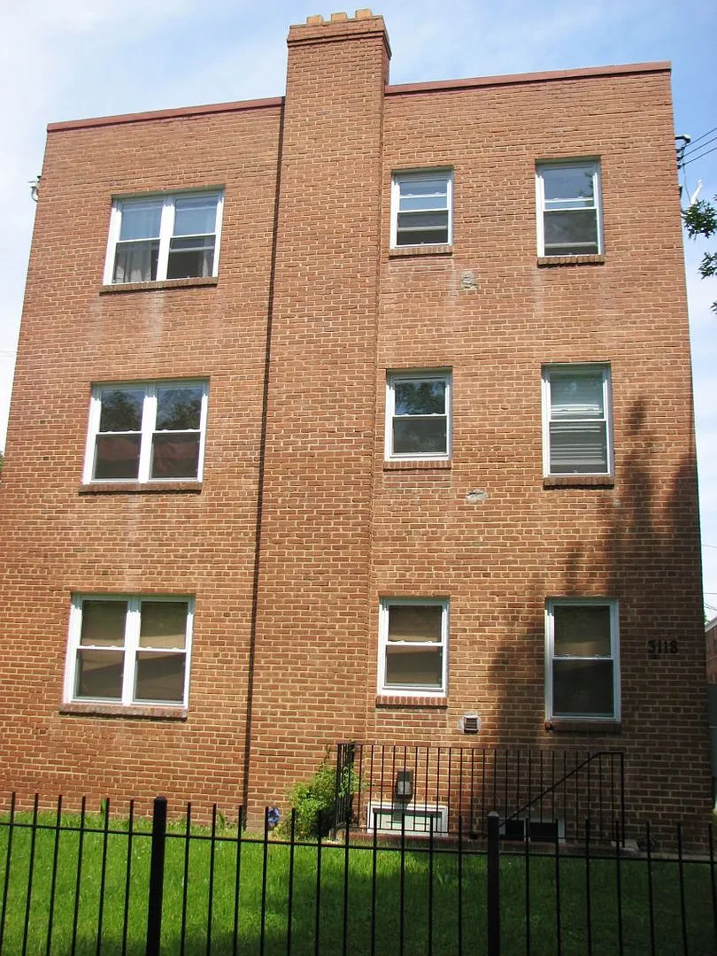 Building Photo - 3118 E St. SE