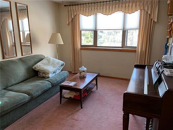 3rd image of 716 Joyce Dr