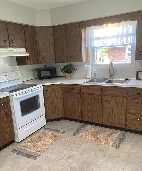 109 Winfield Dr — Photo 5