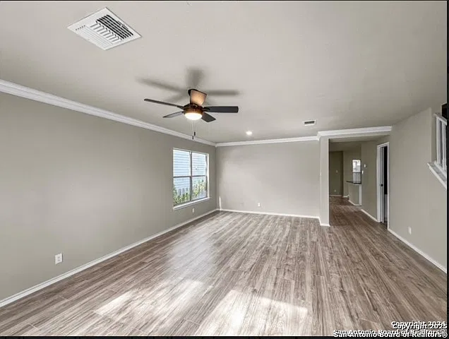 4 bed, 2.5 bath, 2576 sqft, $2,000 — Photo 3