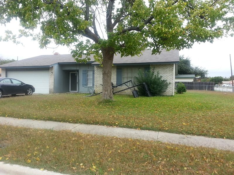 1st image of 2105 Eisenhower Dr