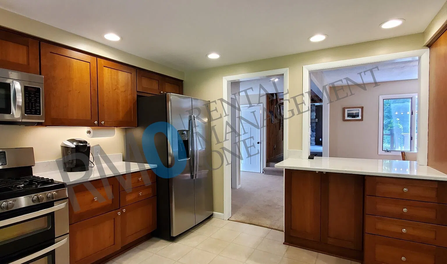 Furnished Off-Season Only 4 Bedrooms in Beulah — Photo 2