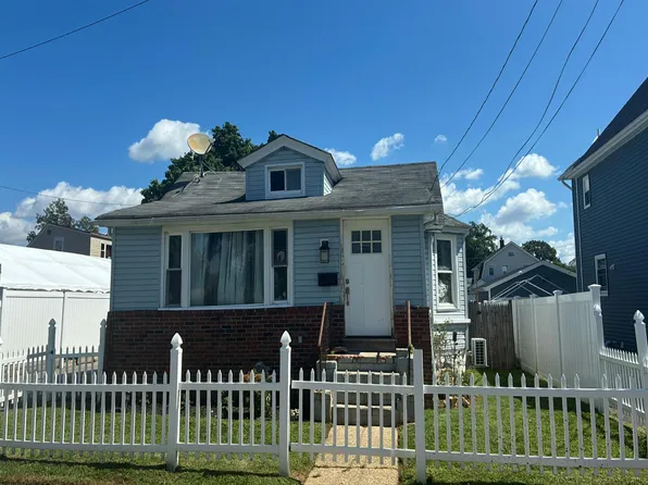 32 Willett Pl, Roosevelt, NY 11575