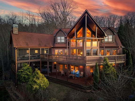 2nd image of 1359 Mountain High Dr
