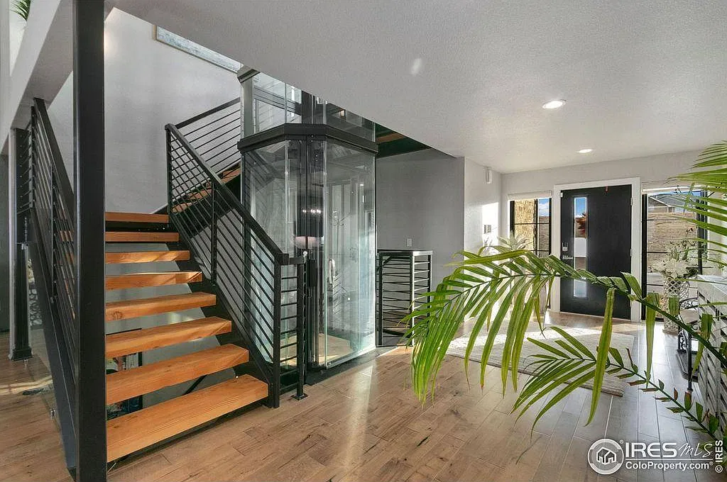 3 bed, 3.5 bath, 3137 sqft, $6,900 — Photo 3