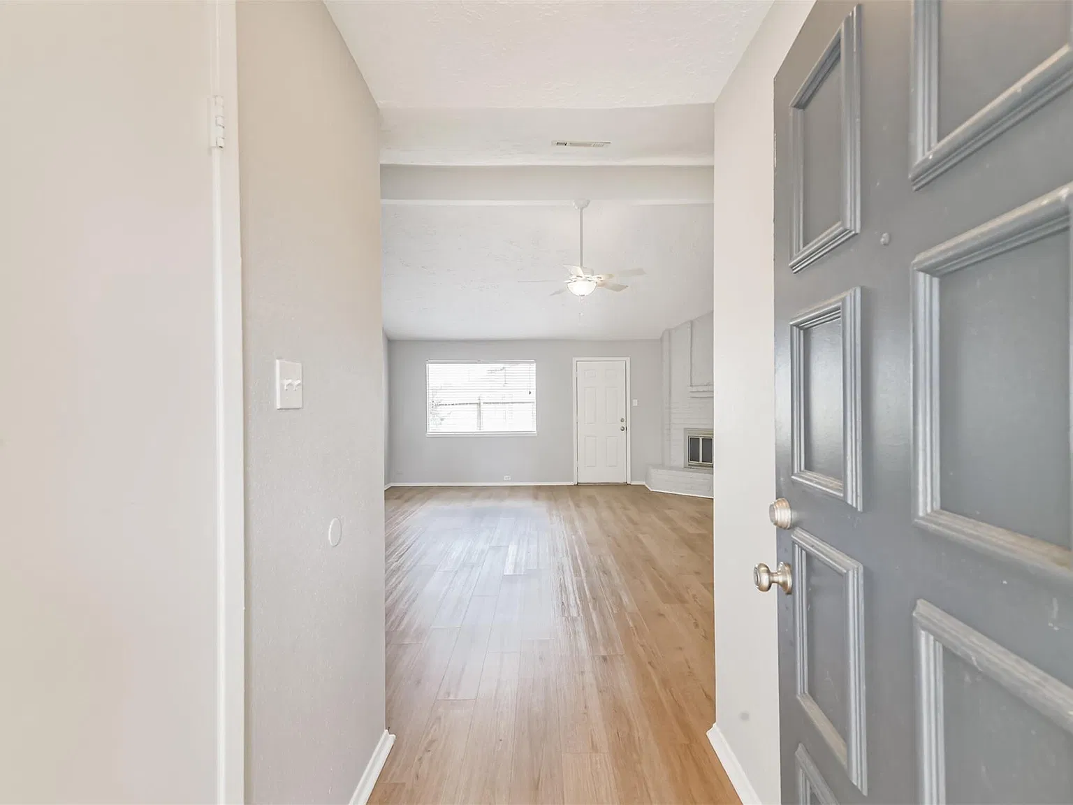 3 bed, 2.0 bath, 1520 sqft, $1,795 — Photo 4