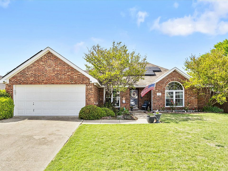 1st image of 302 Glen Oak Trl