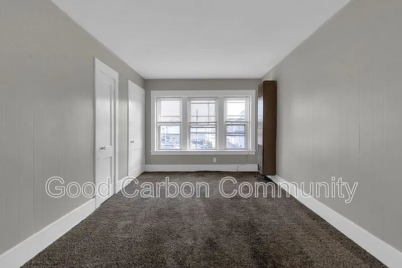 1 bed, 1.0 bath, $995 — Photo 2
