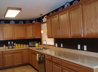 714 Hills Ave, Jackson, MN 56143