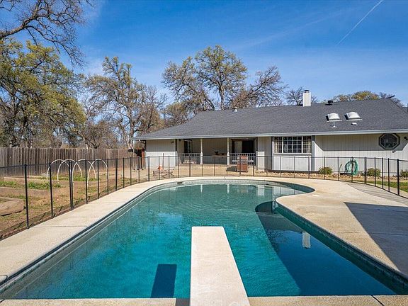 4th image of 16703 Gas Point Rd