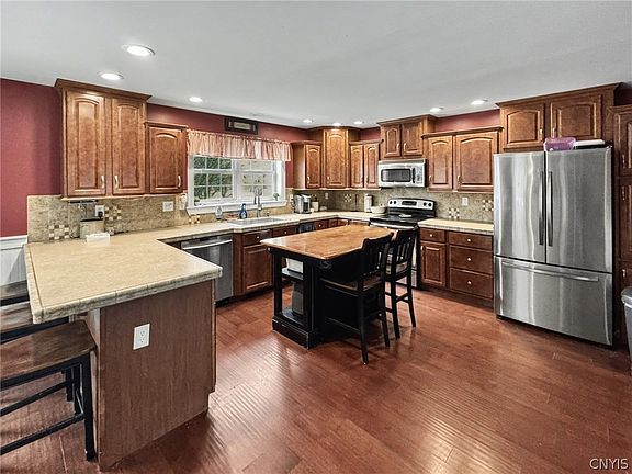 5th image of 524 Lick St