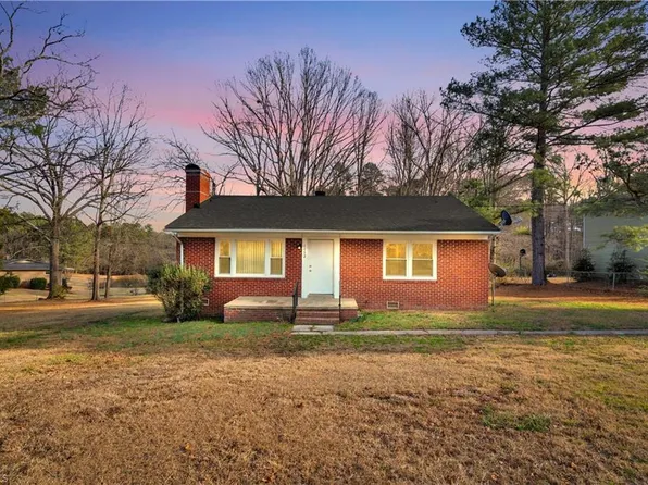 1052 N Main St, Troy, NC 27371