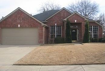 1st image of 2104 Windcastle Dr
