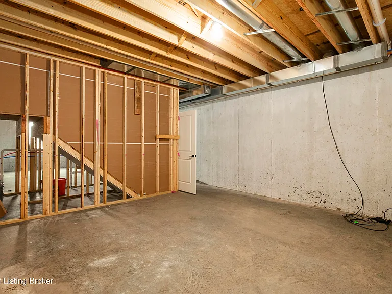 9409 Civic Way — Photo 34