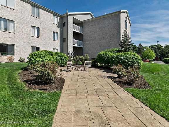 2nd image of 338 W Saginaw St Unit 20